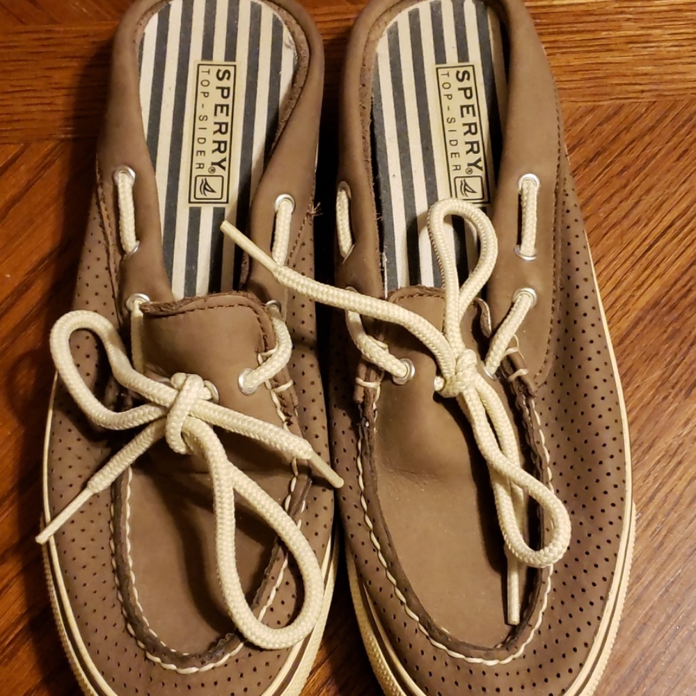 Sperry tan slip on boat shoes Sz 8